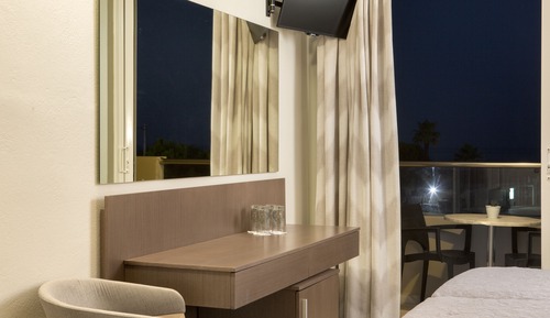 Deluxe Family Room