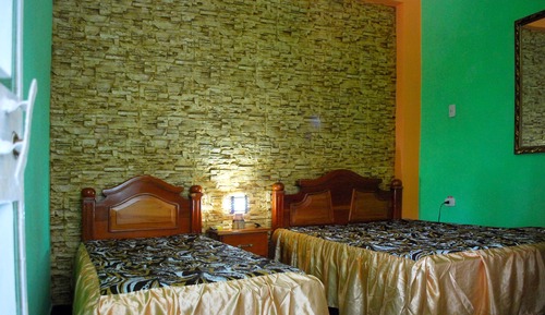 Habitación Confort con 1 cama doble o 2 individuales