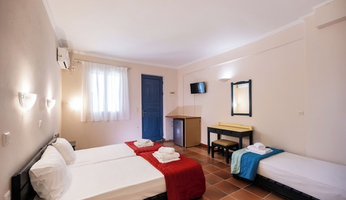 Habitación triple económica, vistas a la montaña