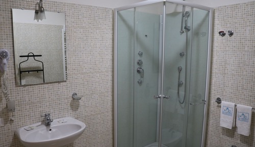 Habitación con 1 cama doble o 2 individuales