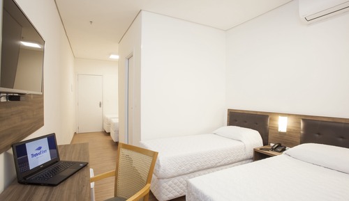 Habitación cuádruple estándar, varias camas