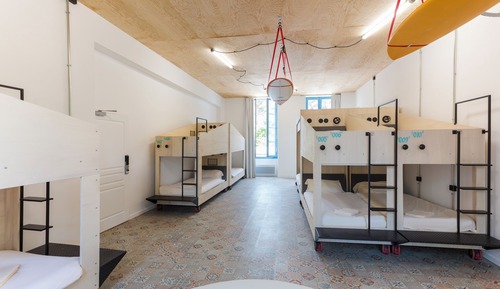 Habitación, varias camas, baño privado