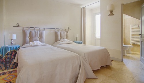 Apartamento exclusivo, baño privado, vistas al jardín (Bianco)