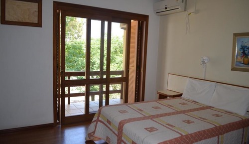 Habitación superior con 1 cama doble o 2 individuales