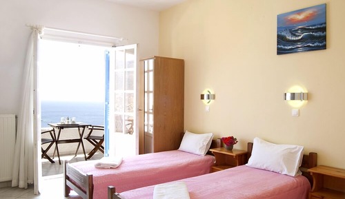 Estudio, vistas al mar