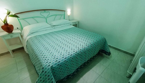 Habitación estándar con 1 cama doble o 2 individuales, baño privado (Standard)