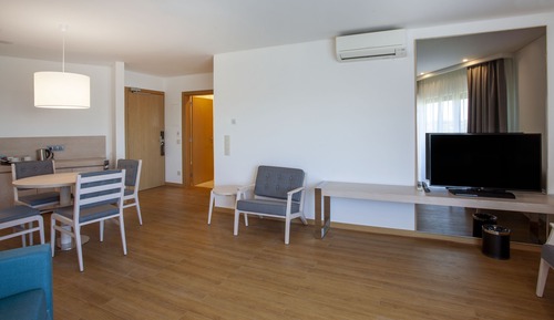 Suite, terraza, vistas parciales al mar (Master)
