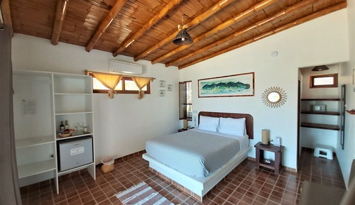 Habitación doble, 1 cama de matrimonio, vistas parciales al mar