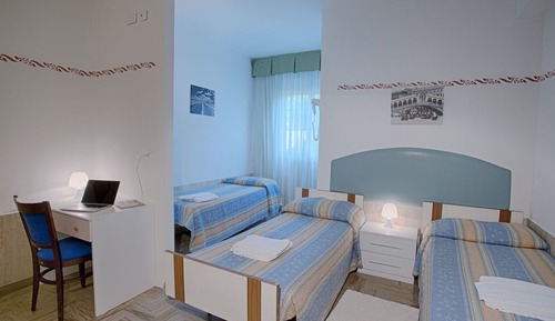 Habitación cuádruple económica