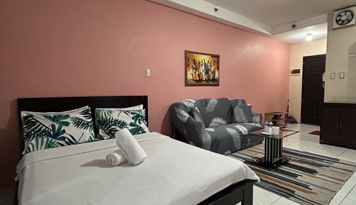 Apartamento básico, 1 cama de matrimonio grande, balcón, vistas a la ciudad