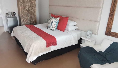 Habitación estándar con 1 cama doble o 2 individuales