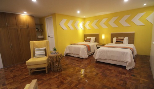 Habitación Deluxe con 2 camas individuales, 2 camas dobles, no fumadores, vistas a la ciudad