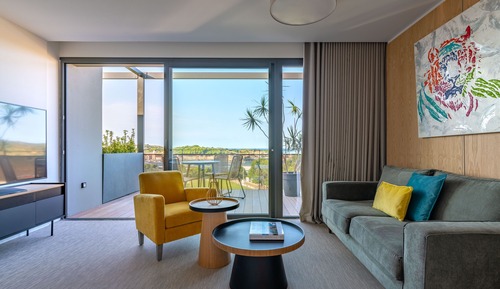 Suite Deluxe, terraza, vistas parciales al mar