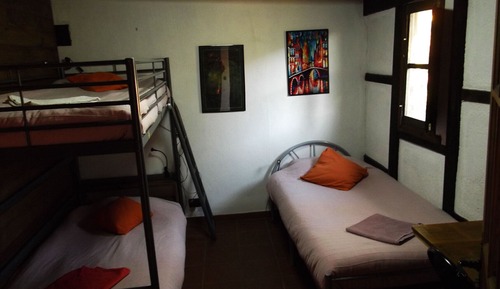 Dormitorio compartido básico, solo para mujeres
