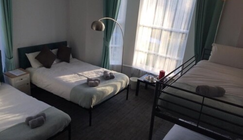 Habitación cuádruple básica