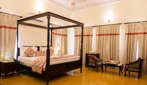 Semi Suite