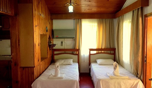 Habitación estándar con 1 cama doble o 2 individuales