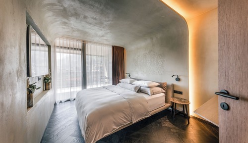 Suite superior, 1 cama de matrimonio grande, vistas a la montaña, junto a la piscina