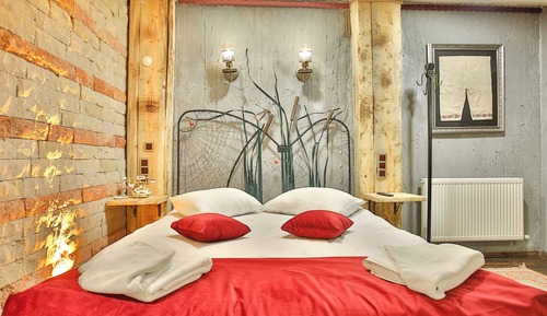 Gomeda Deluxe Roof Floor Room