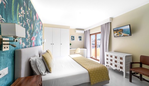 Habitación Deluxe con 1 cama doble o 2 individuales, terraza, vistas al mar