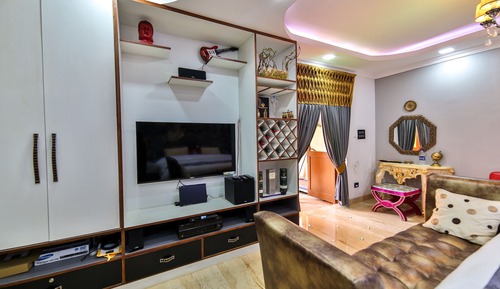 Estudio ejecutivo, bañera