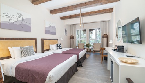 Habitación triple Gallery, 2 camas de matrimonio