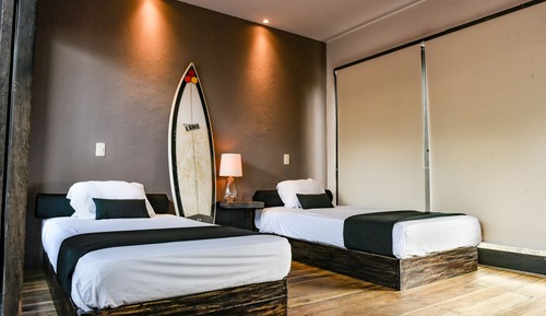 Habitación Confort, baño privado, vistas parciales al mar