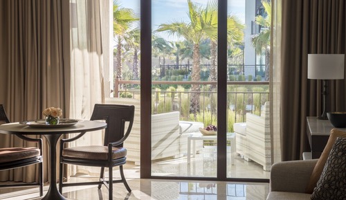 Suite, 1 cama de matrimonio grande, vistas al jardín