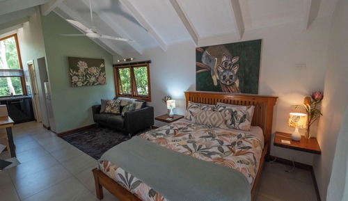 Estudio de diseño, 1 cama de matrimonio, balcón, vistas al jardín
