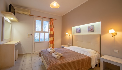 Standard double or Twin studio, ground floor, sea view