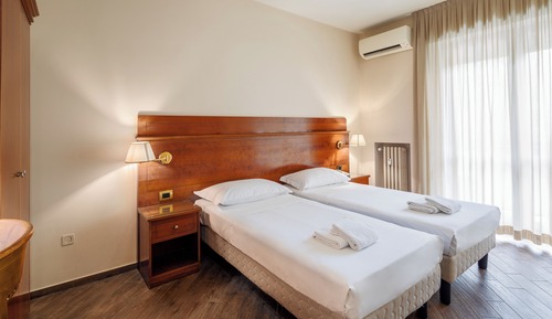 Habitación estándar con 1 cama doble o 2 individuales