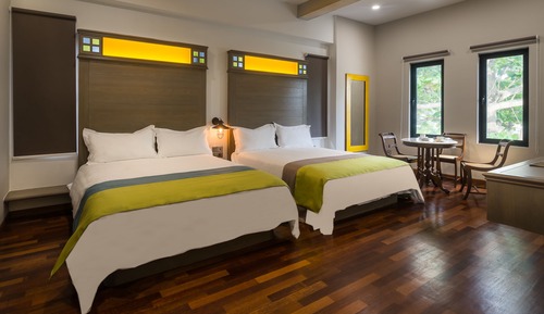 Habitación cuádruple Grand, 2 camas de matrimonio, no fumadores, bañera