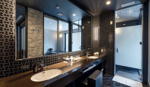 Suite, bañera de hidromasaje (Large Twin)