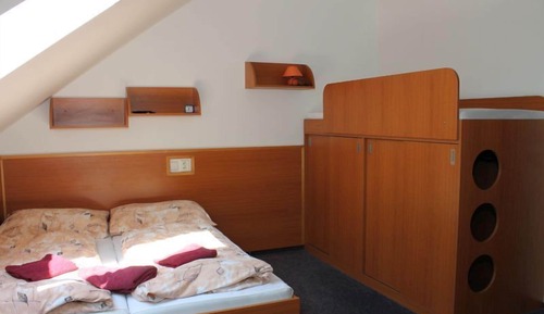Habitación con 2 camas individuales