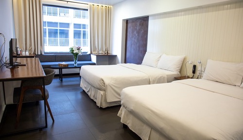Hug Room