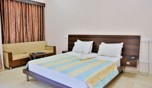 Habitación de lujo doble, 1 cama doble, frigorífico, vistas al jardín