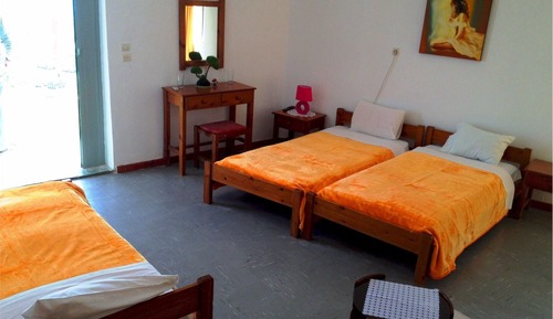 Habitación triple económica, vistas al mar