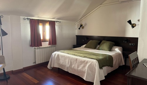 Habitación con 1 cama doble o 2 individuales