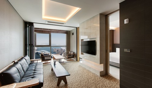 Suite junior, vistas al puerto