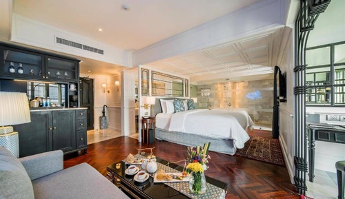 Akara King Suite