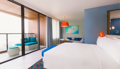 Suite, 1 cama de matrimonio grande, balcón (High Floor)