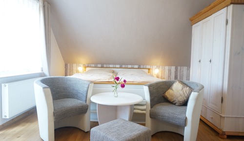 Habitación Confort doble, balcón, en la zona del jardín