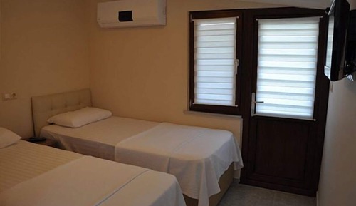 Habitación estándar con 1 cama doble o 2 individuales
