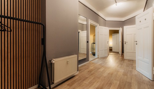 *Grand Botanical* 4-Room Apartment with Kitchen