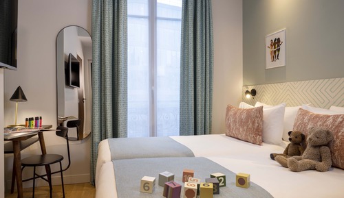 Communicating Double Room