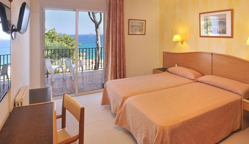 Habitación Doble, Balcón, Vista Mar (2 adultos y 1 niño)