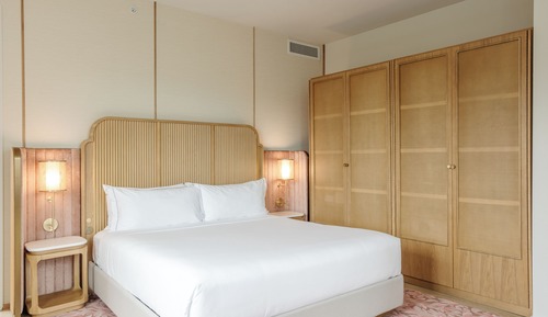 Suite (Abercorn)