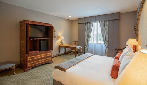 Master Suite King