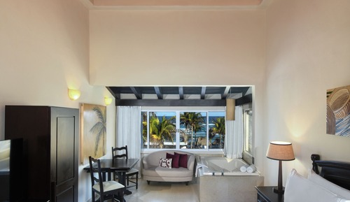OCEANFRONT DOME SUITE