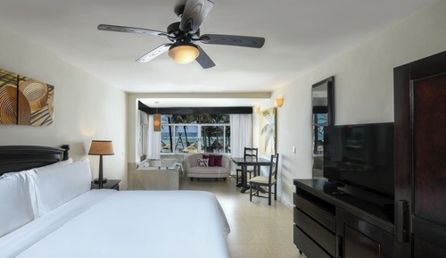 OCEANFRONT JUNIOR SUITE